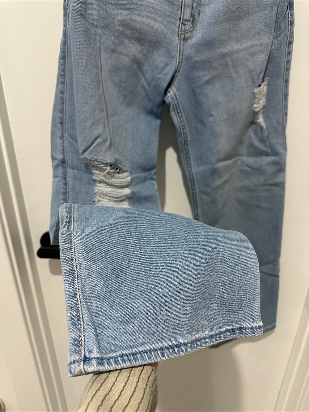 HOLLISTER ULTRA HIGH RISE DAD JEANS - Picture 8 of 13